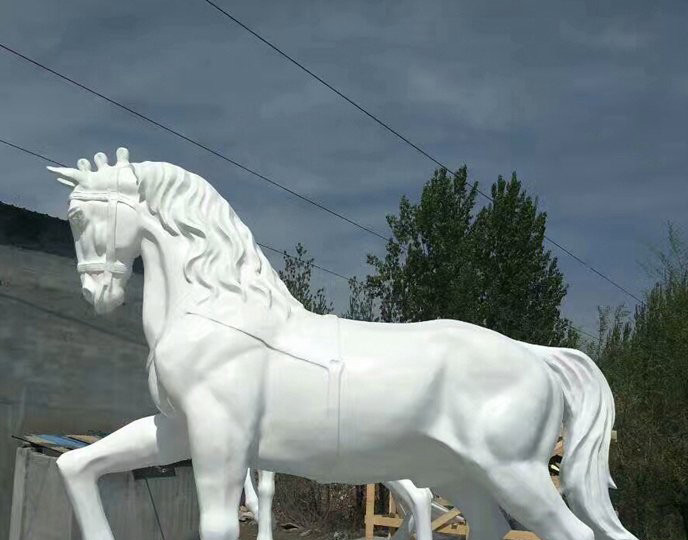 玻璃钢仿真白色的马-玻璃钢仿真白马雕塑 公园动物雕塑