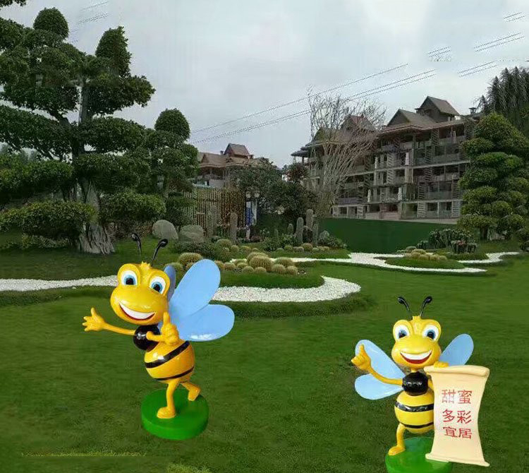 玻璃钢卡通小蜜蜂-公园卡通小蜜蜂雕塑高清图片
