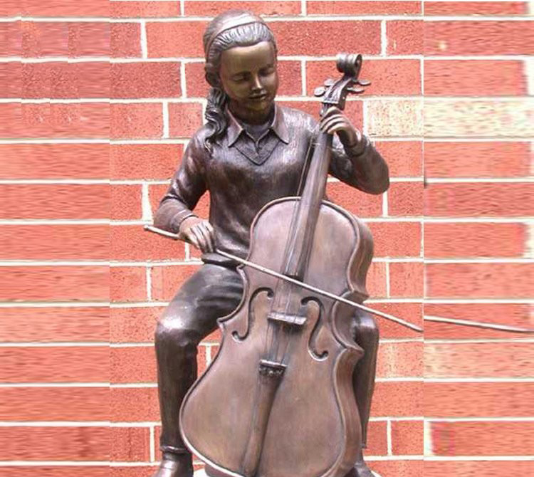 铜雕演奏大提琴的女孩-铜雕公园演奏大提琴的女孩高清图片