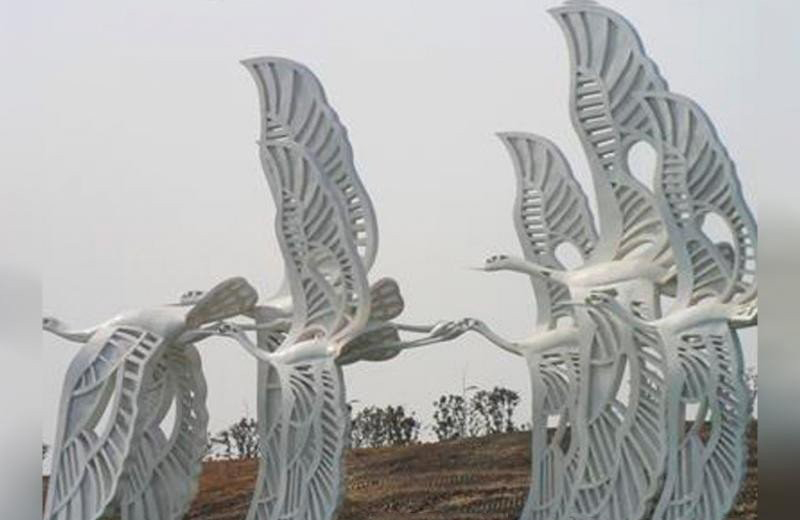 不锈钢公园飞翔的仙鹤雕塑-不锈钢公园飞翔的仙鹤雕塑高清图片