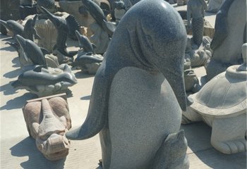 公园母子企鹅石雕-大理石公园母子企鹅雕塑