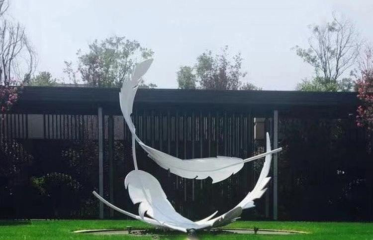 不锈钢公园羽毛雕塑-公园不锈钢羽毛雕塑高清图片