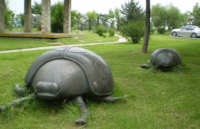 铜雕七星瓢虫公园动物雕塑-七星瓢虫铜雕公园小区动物雕塑高清图片