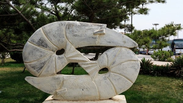 石雕龙虾公园动物雕塑-公园龙虾石雕高清图片