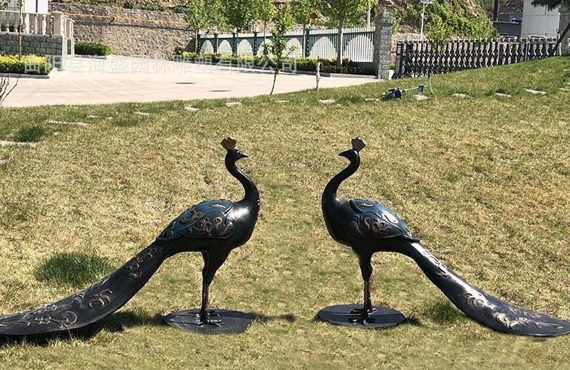 公园青铜孔雀雕塑-公园孔雀铜雕高清图片