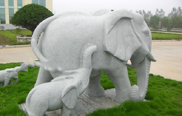 公园石雕母子大象-公园动物石雕母子大象高清图片