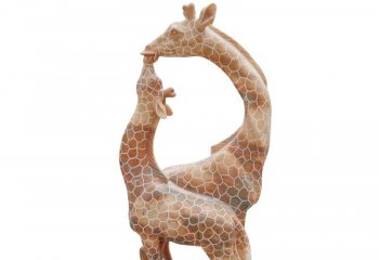 公园长颈鹿石雕-晚霞红长颈鹿石雕