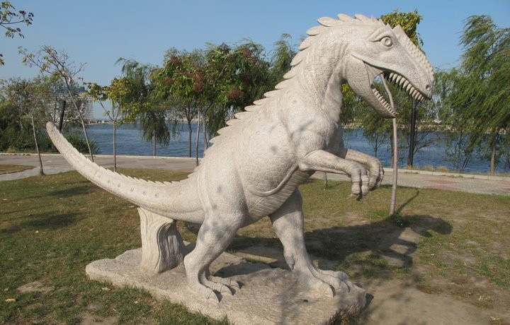 大理石恐龙石雕-公园大理石恐龙石雕高清图片
