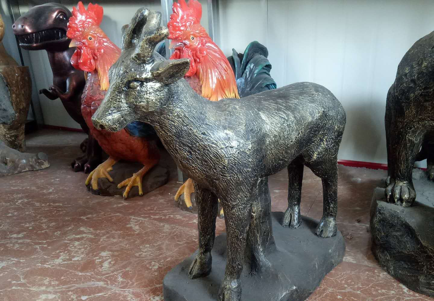 铜雕鹿动物雕塑-铜雕鹿雕塑高清图片