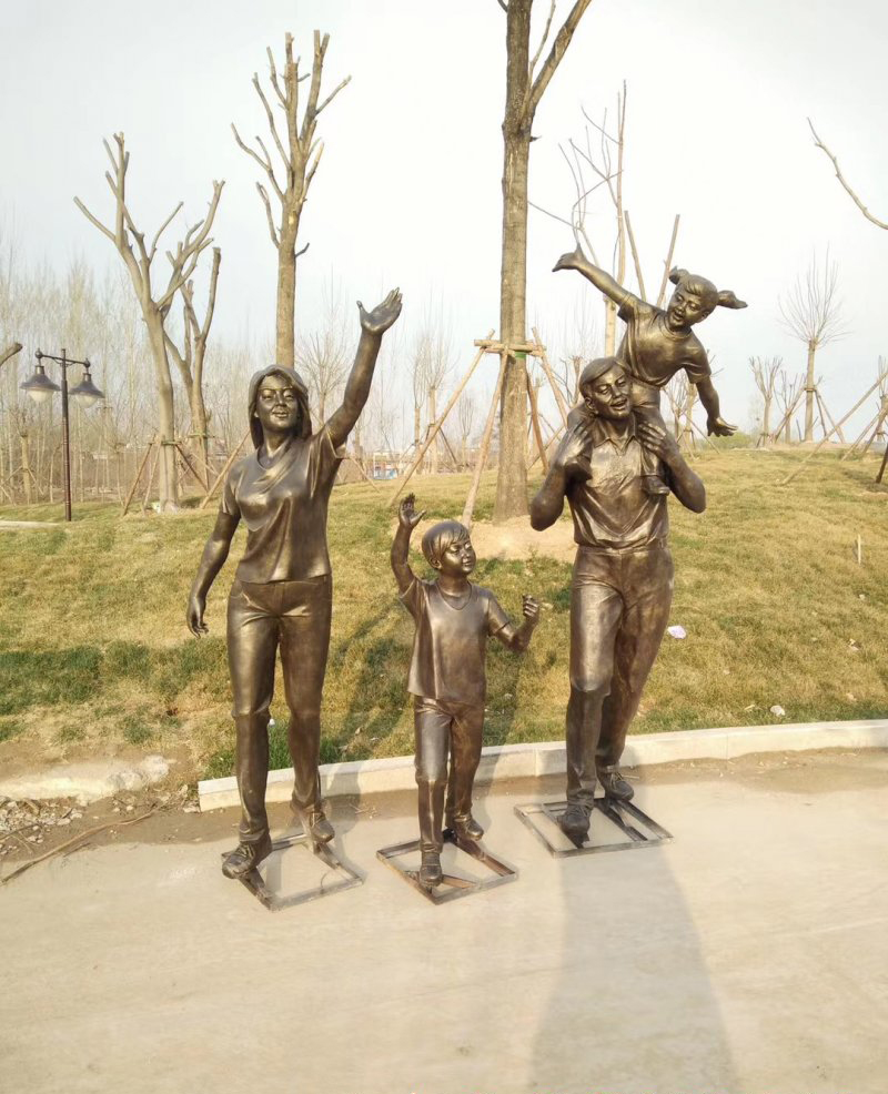 幸福一家人物铜雕-幸福一家人物铜雕，一家三口人物铜雕高清图片