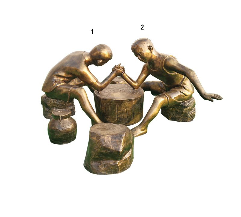 童趣扳手腕人物铜雕-童趣扳手腕人物铜雕，两个小孩扳手腕铜雕高清图片