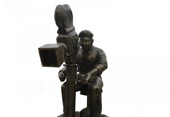 电影放映员铜雕-放映电影的人物铜雕 放映员铜雕
